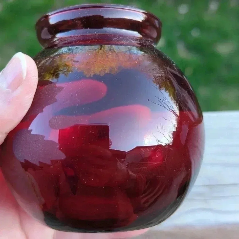 Ruby Red round  vase - Picture 5 of 7